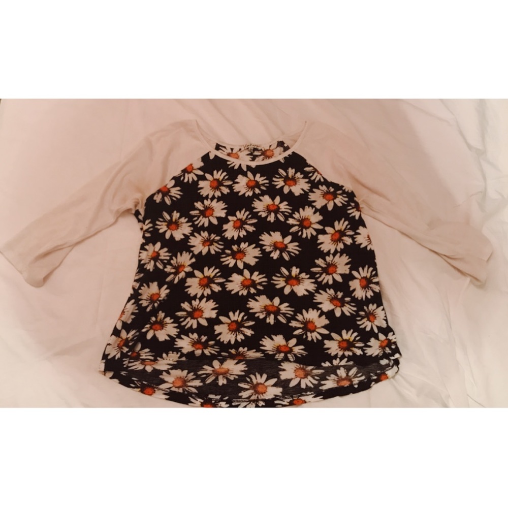 Fun sunflower print tee